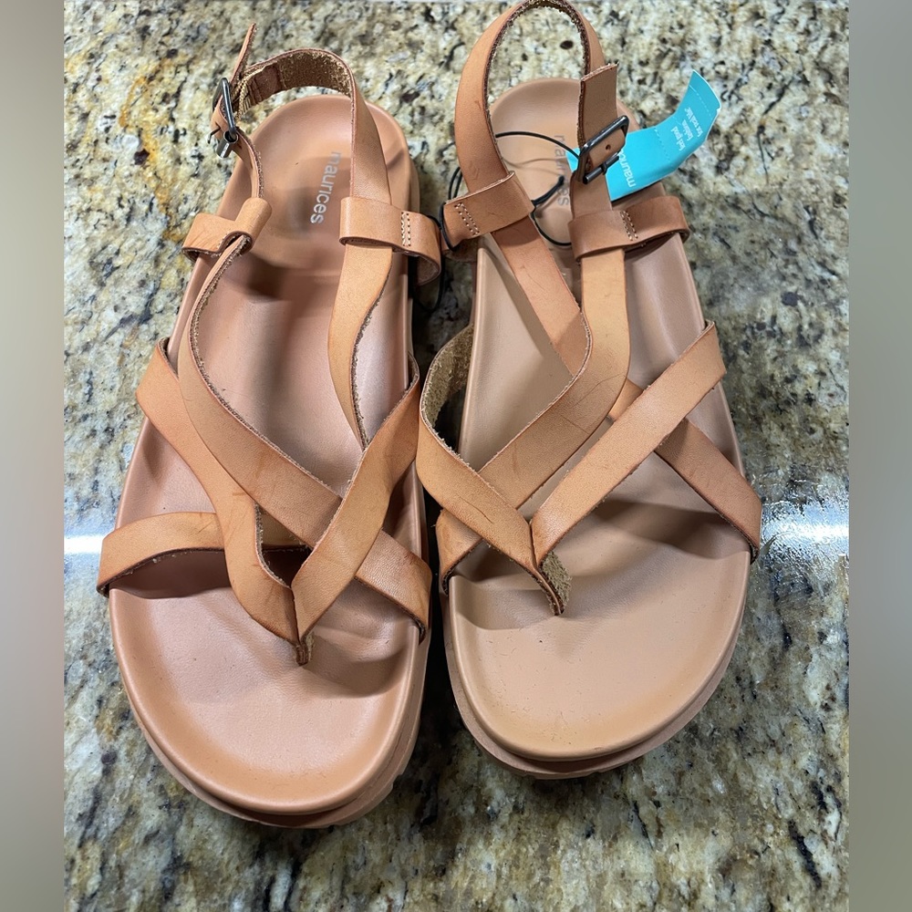 NWT- Maurices sandals